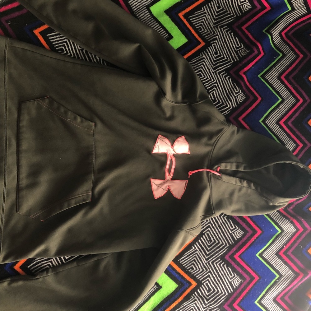 Under Armour green/pink camo sweatshirt